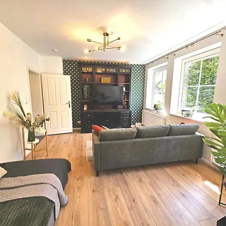 펜션 Am Teich, 7 Schlafzimmer, Meutere- Und Businesswohnung Mit Gemeinschaftsflur, Terrasse 잘츠기터
