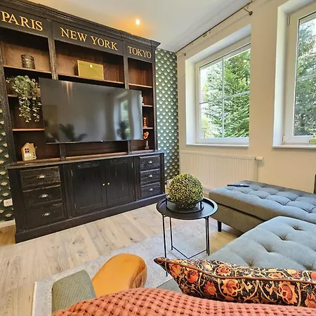 Am Teich, 7 Schlafzimmer, Meutere- Und Businesswohnung Mit Gemeinschaftsflur, Terrasse 펜션
