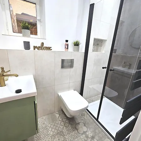 Am Teich, 7 Schlafzimmer, Meutere- Und Businesswohnung Mit Gemeinschaftsflur, Terrasse * 잘츠기터